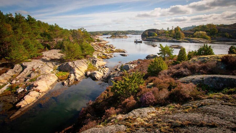 West Sweden: Sea Kayak Delight in Nature Reserves - Circling Bassholmen and its protected wildlife