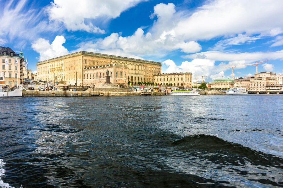 World War II Stockholm Old Town Walking Tour and Army Museum - Gamla Stan, the Royal Palace, and wartime decisions