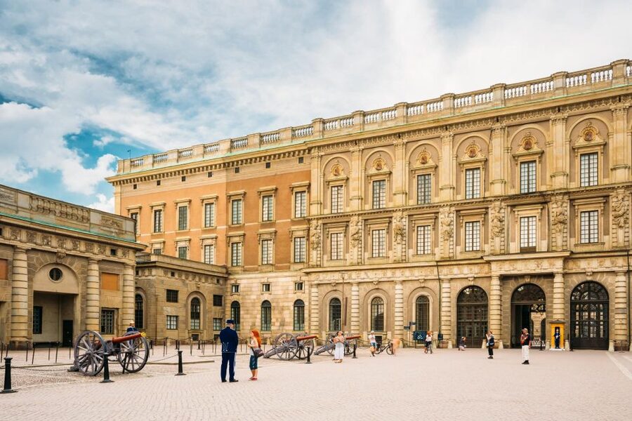 World War II Stockholm Old Town Walking Tour and Army Museum - Is $205 per person a fair price?